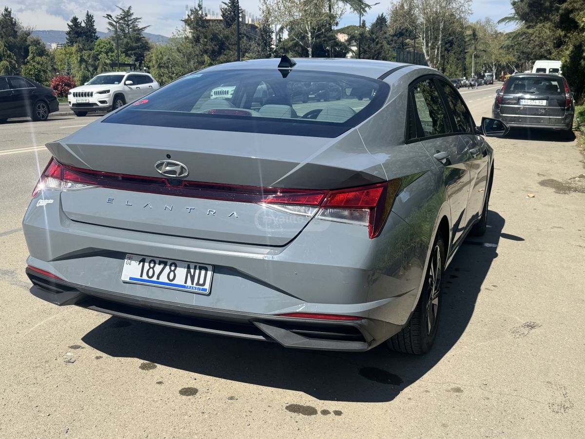 Hyundai Elantra - фото 5