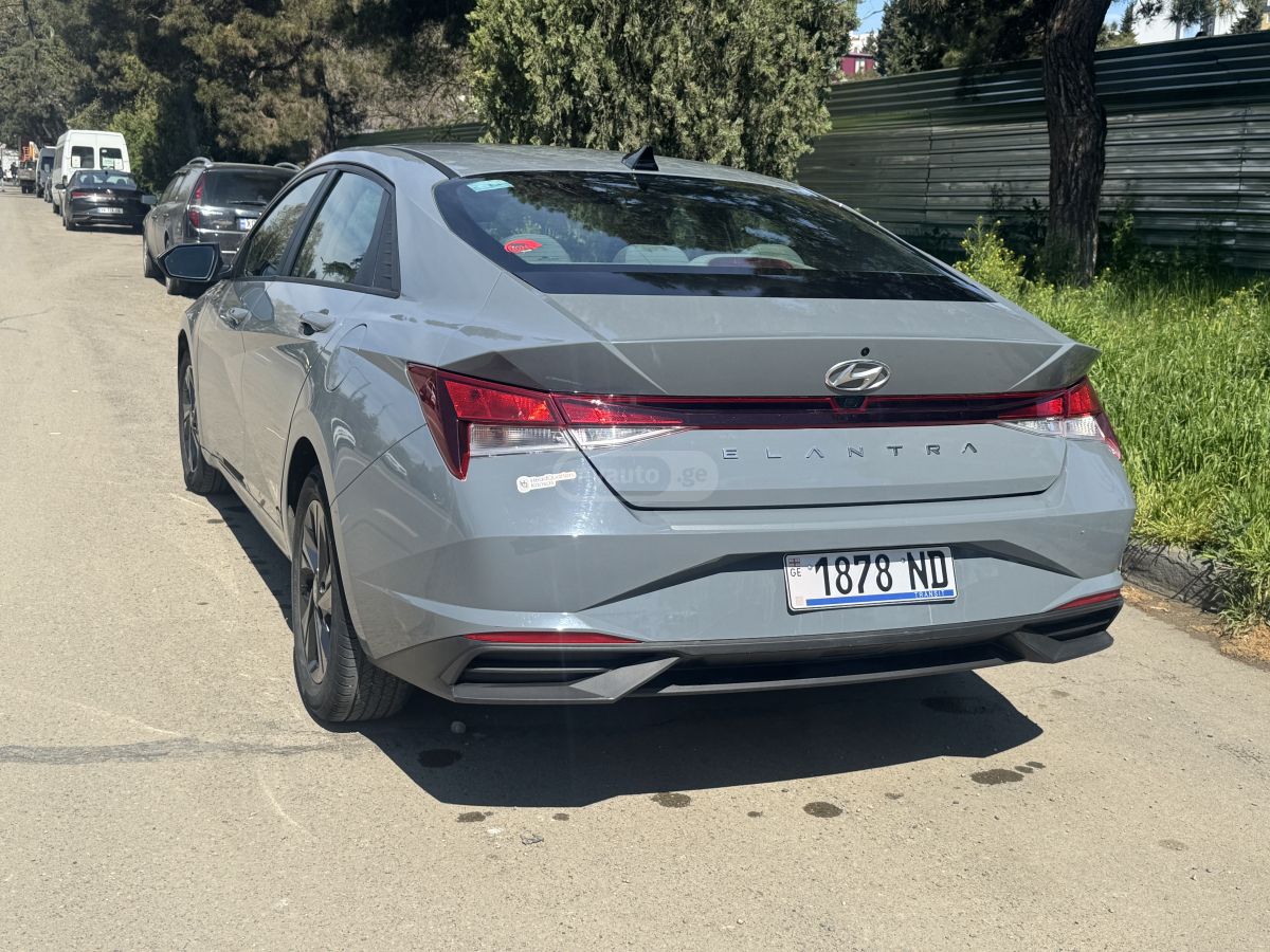 Hyundai Elantra - фото 6