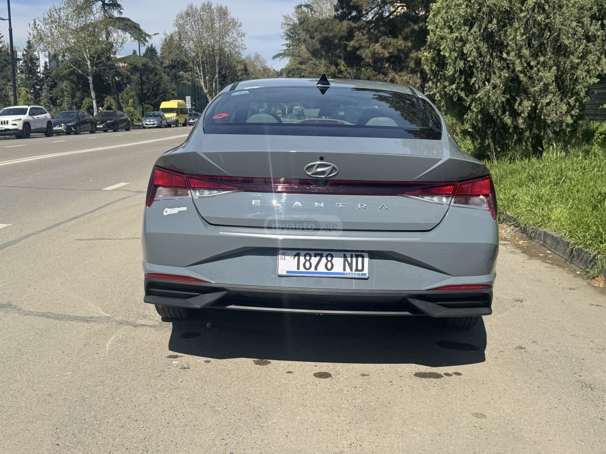Hyundai Elantra - фото 7