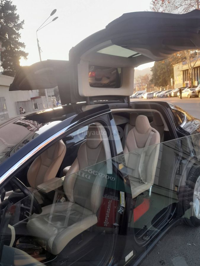 Tesla Model X - фото 2