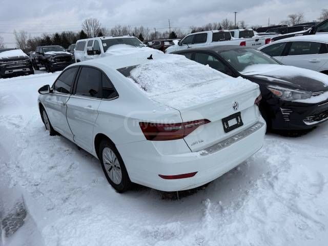 Volkswagen Jetta - фото 2