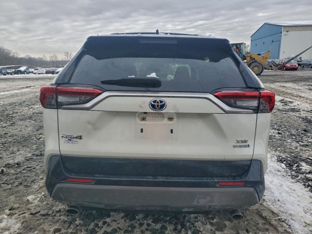 Toyota RAV 4 - фото 6