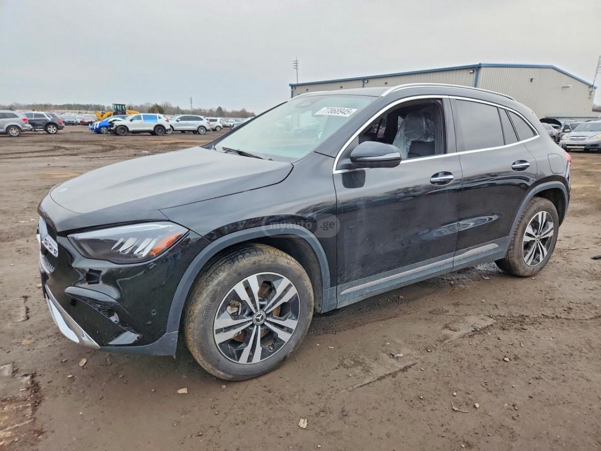 Mercedes-Benz GLA 250 - фото 1