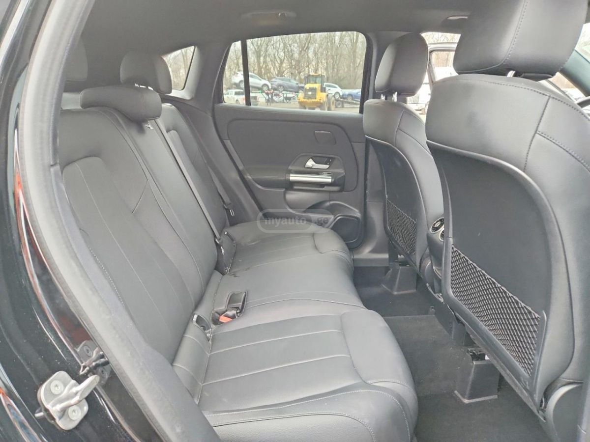 Mercedes-Benz GLA 250 - фото 11