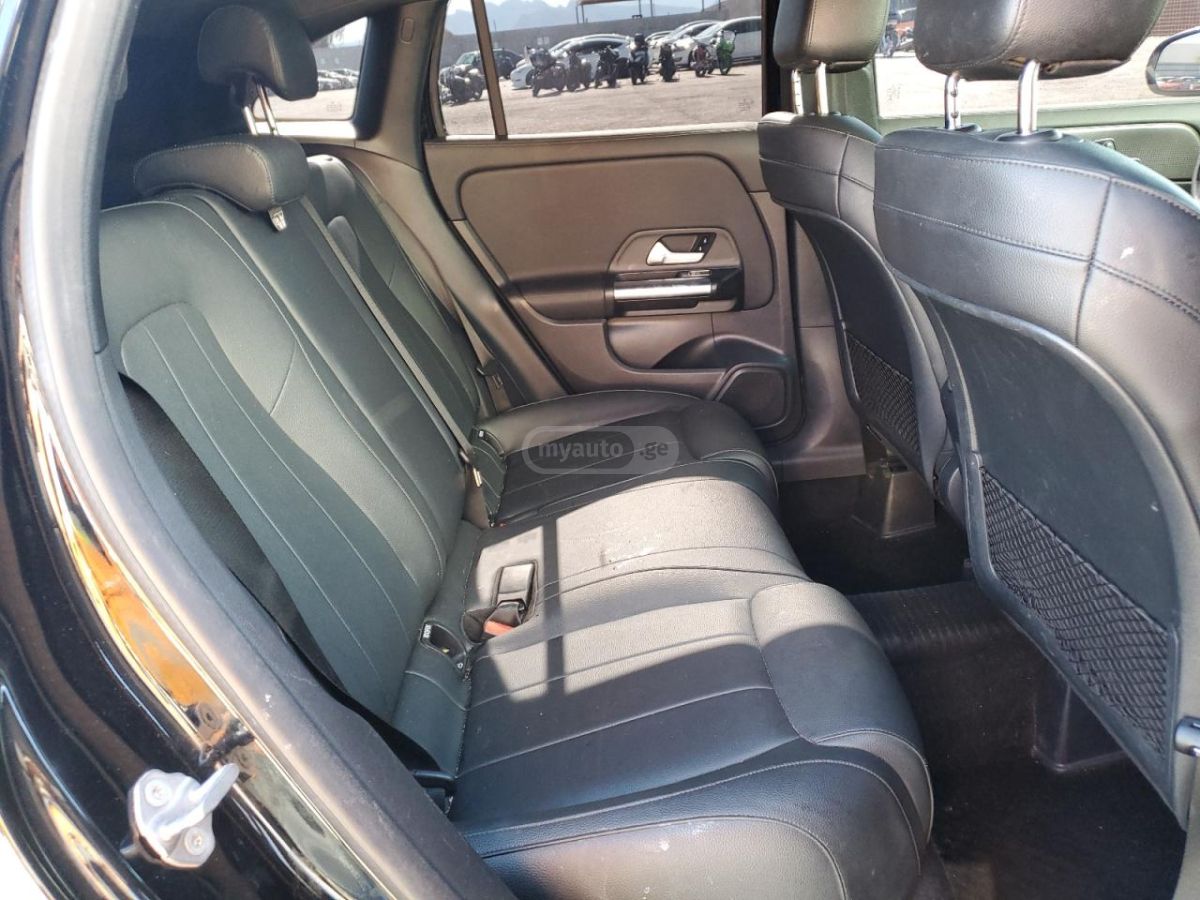 Mercedes-Benz GLA 250 - фото 11