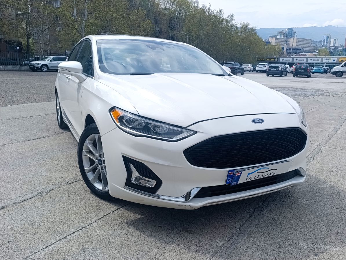 Ford Fusion - фото 1