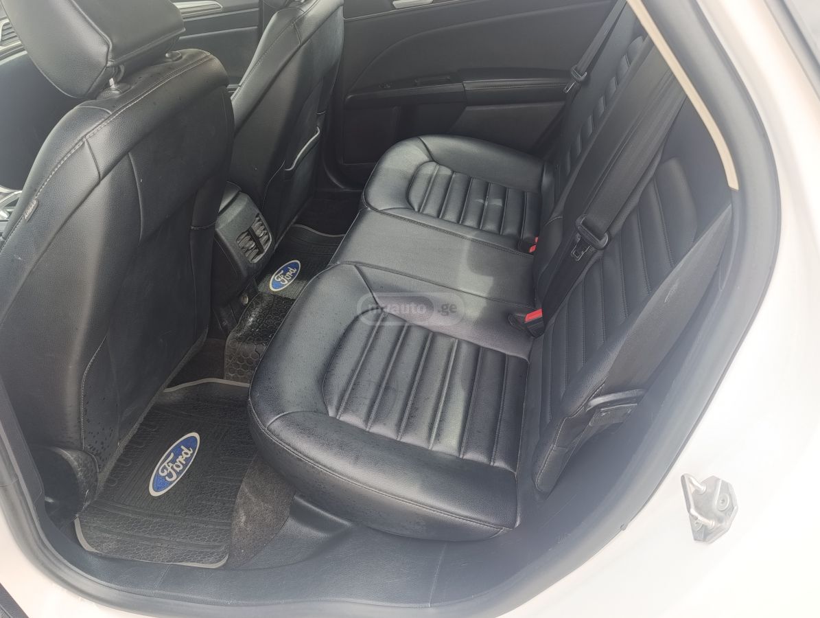 Ford Fusion - фото 4