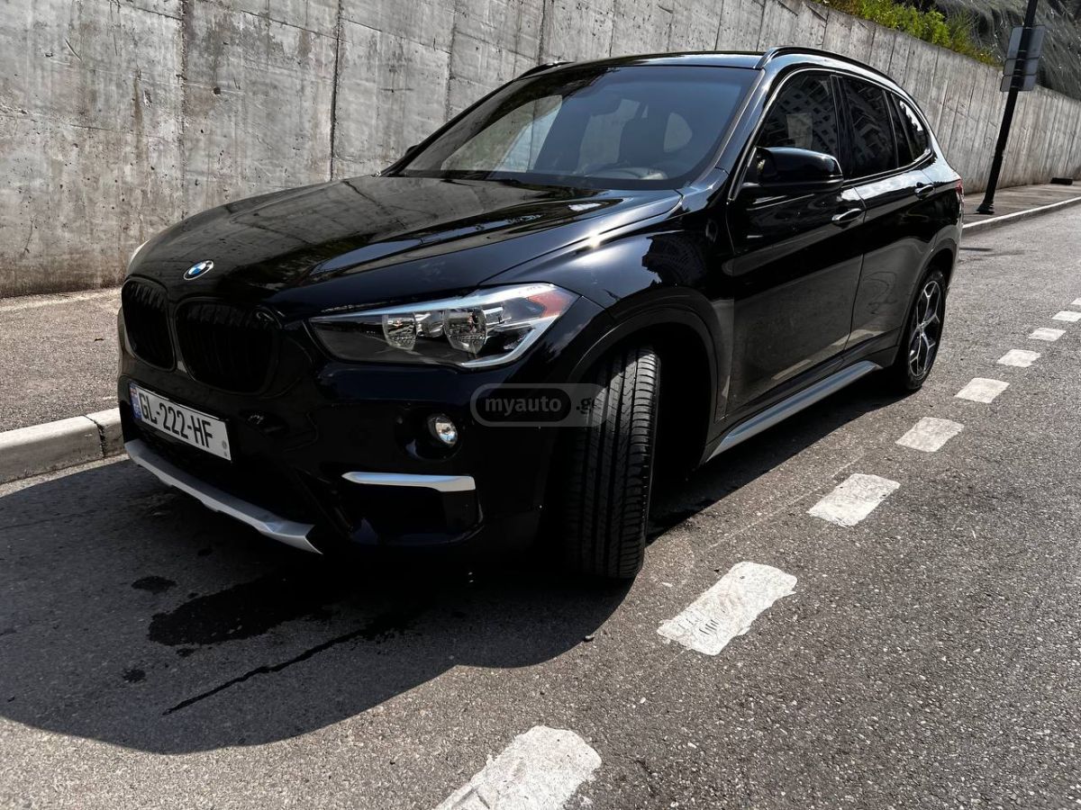 BMW X1 - фото 5