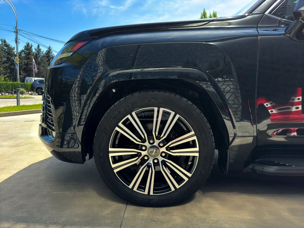 Lexus LX 600 