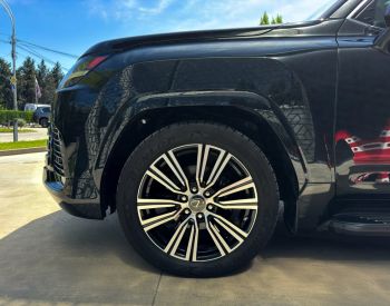 Lexus LX 600 