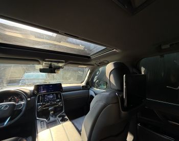 Lexus LX 600 