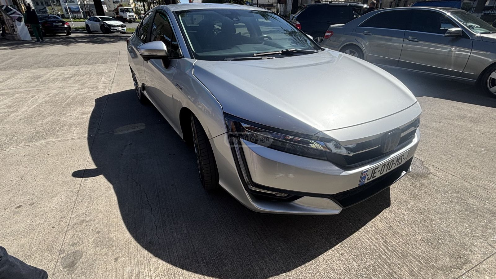 Honda Clarity - фото 2