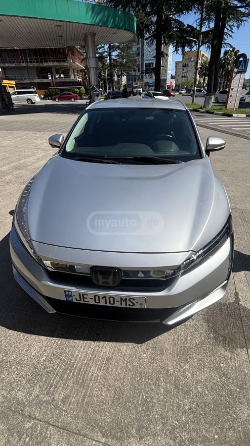 Honda Clarity - фото 3