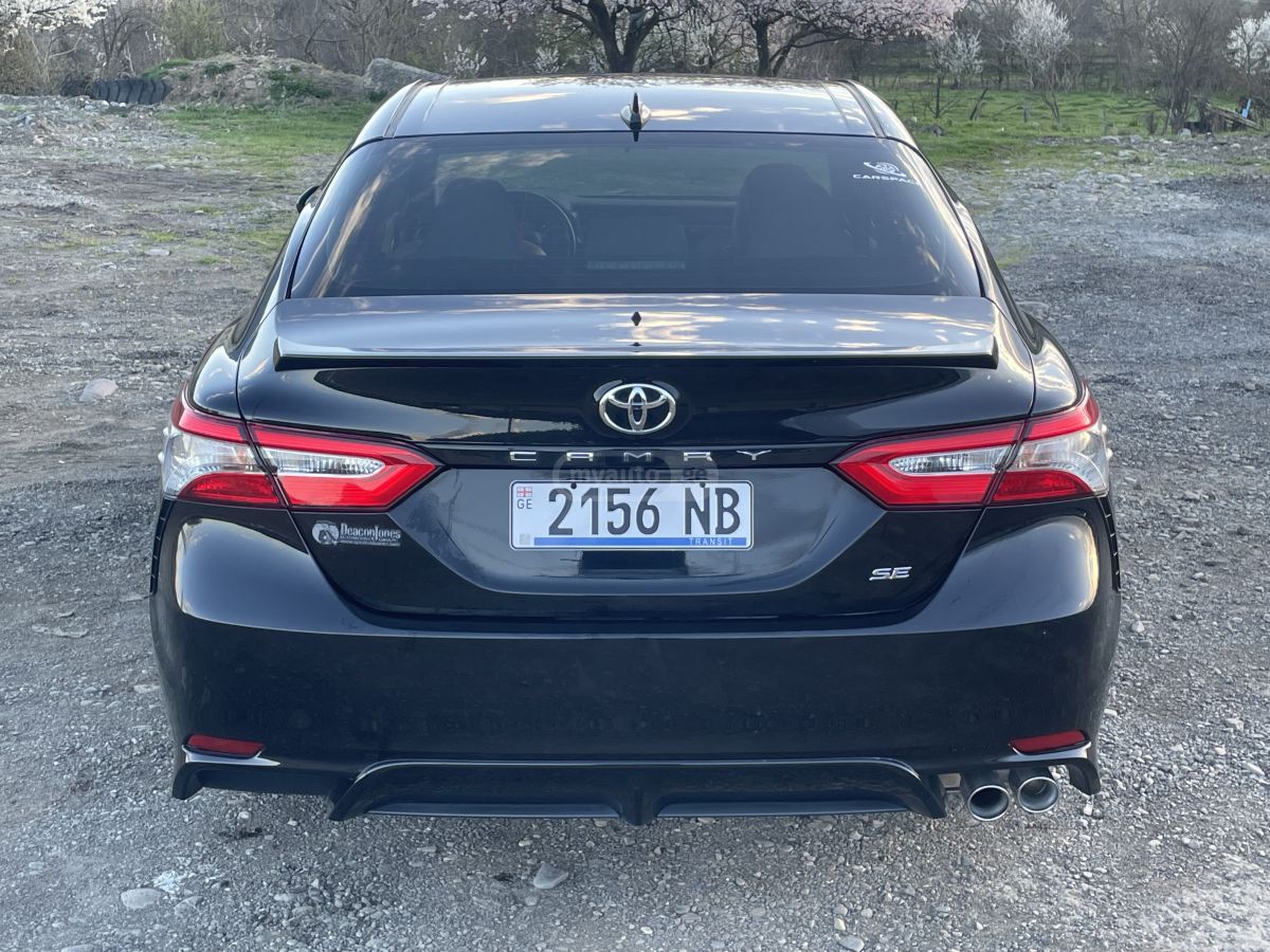 Toyota Camry - фото 3