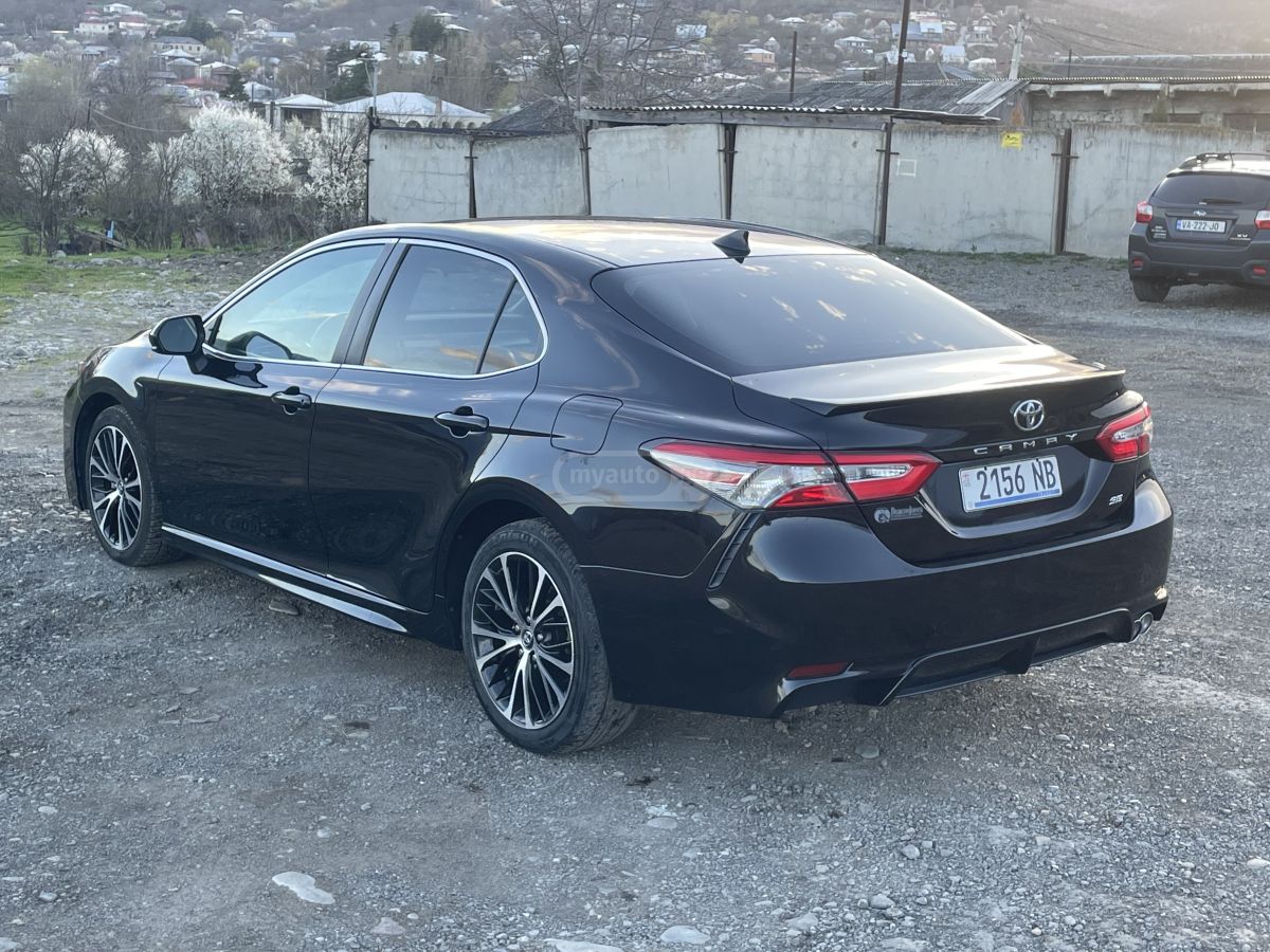 Toyota Camry - фото 4