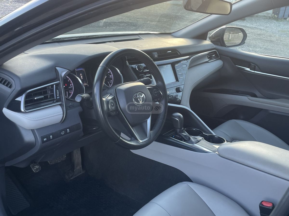 Toyota Camry - фото 7