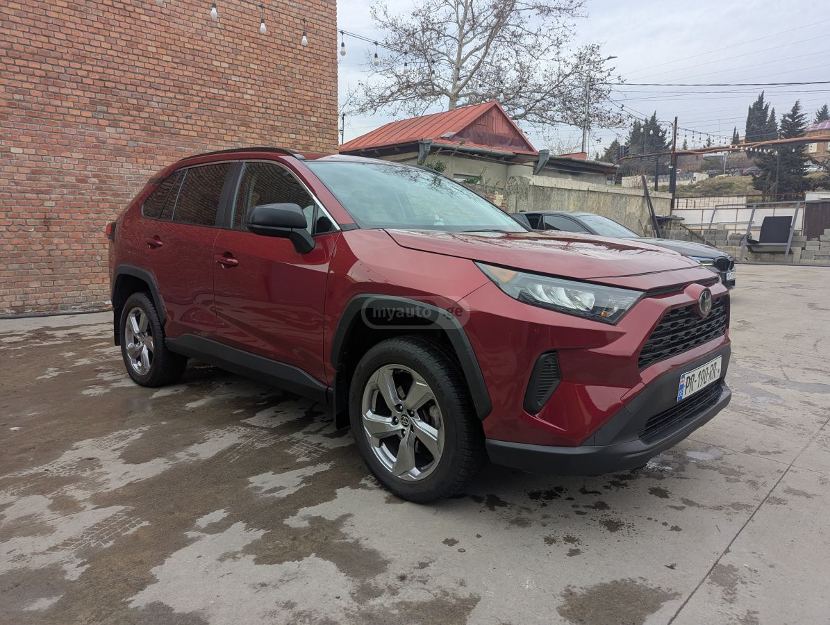 Toyota RAV 4 - фото 1