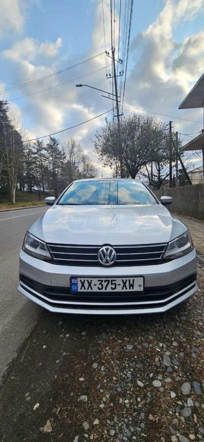 Volkswagen Jetta - фото 1