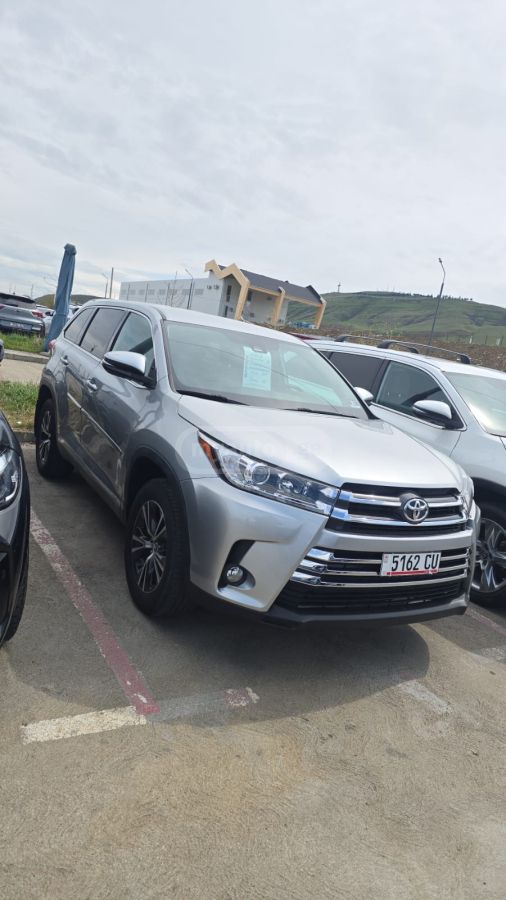 Toyota Highlander - фото 2