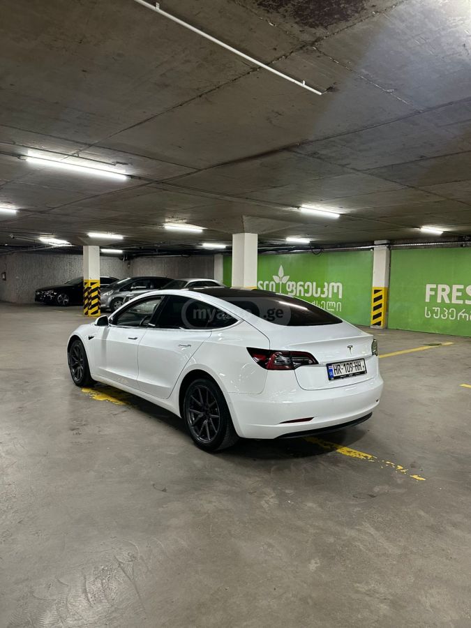 Tesla Model 3 - фото 3