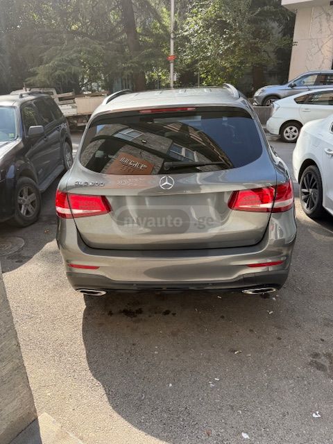 Mercedes-Benz GLC 300 - фото 4