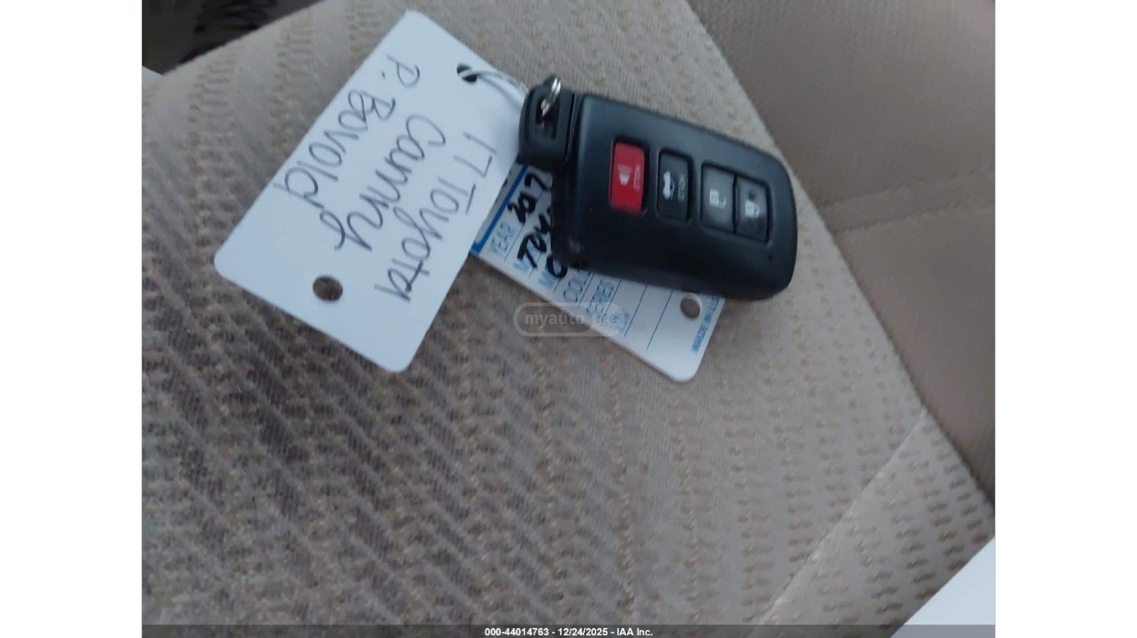 Toyota Camry - фото 13