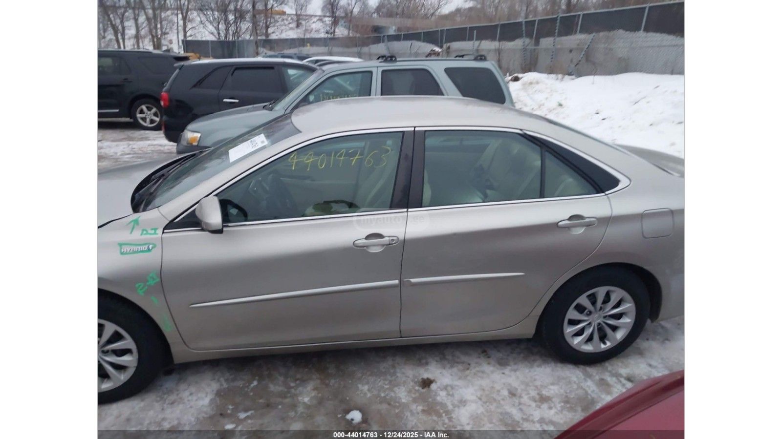Toyota Camry - фото 3