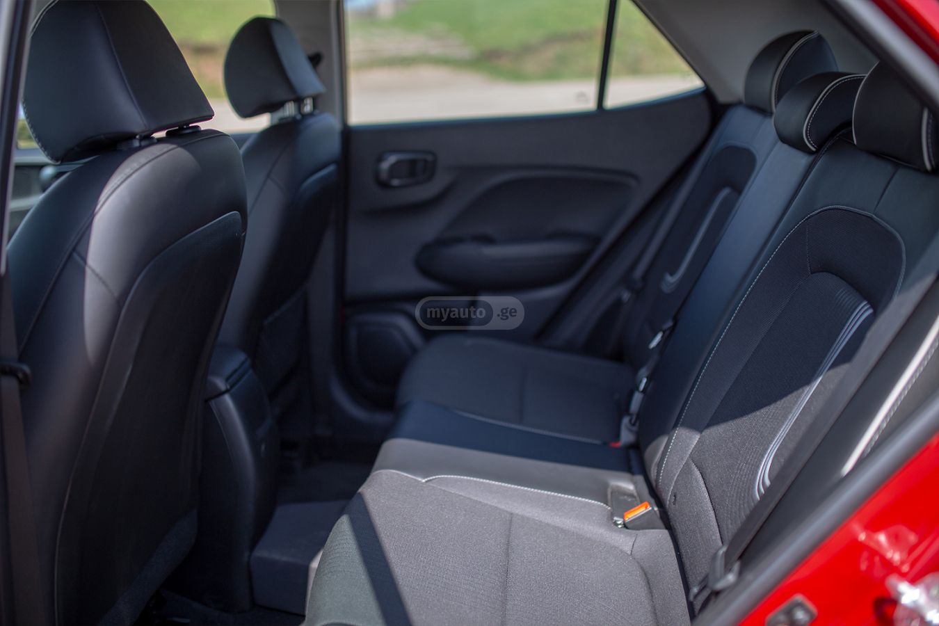 Hyundai SEL 4dr Front-Wheel Drive CVT — миниатюра 4