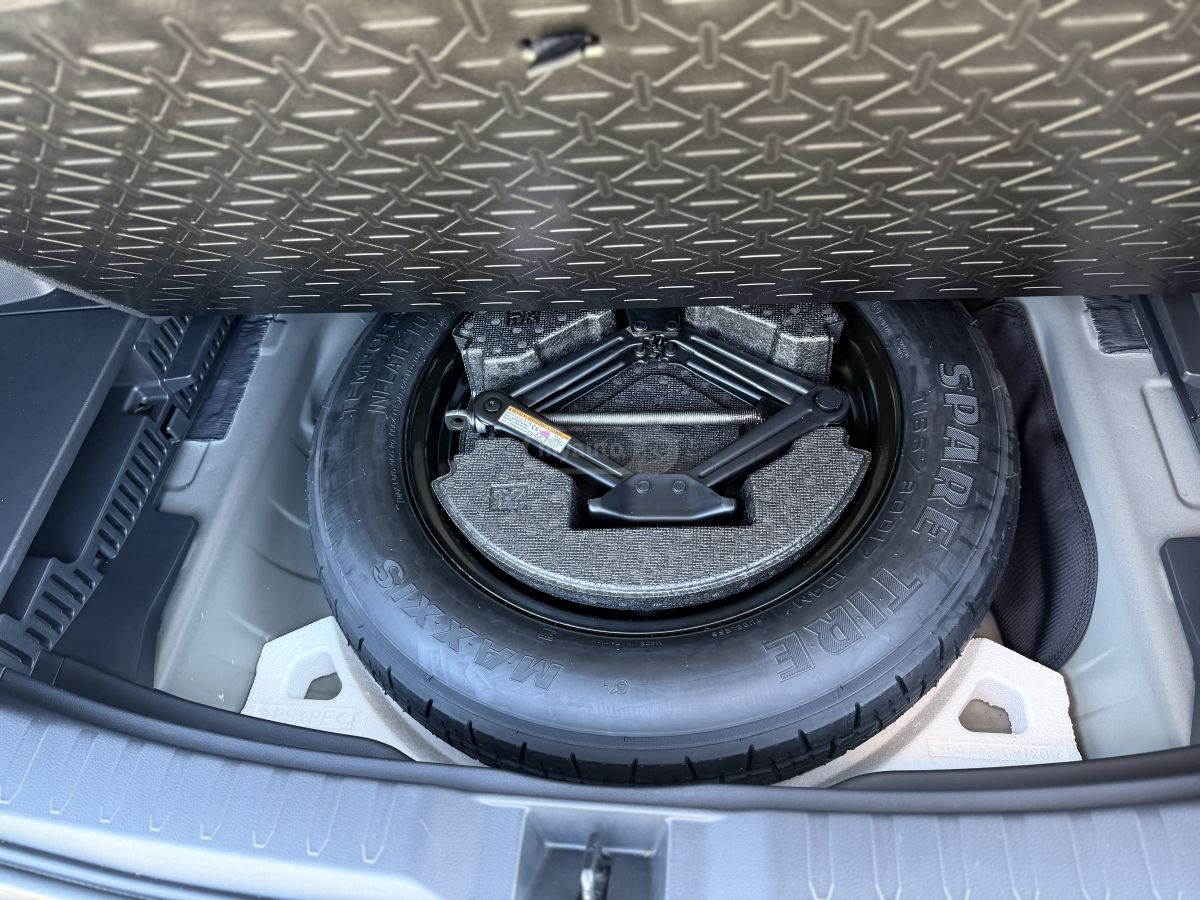 Toyota XLE 4dr All-Wheel Drive Automa — миниатюра 14