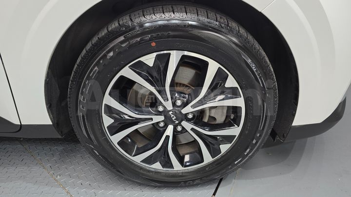 Kia Sedona - фото 5