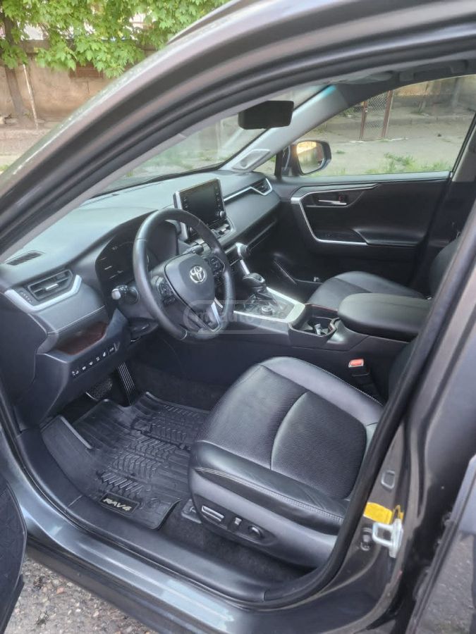 Toyota Rav 4 - фото 5