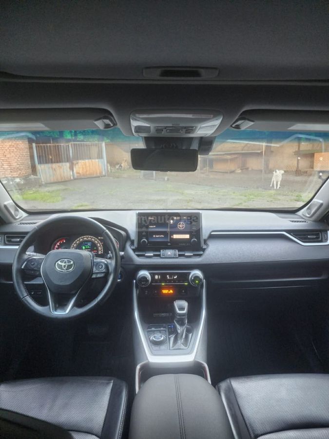 Toyota Rav 4 - фото 7