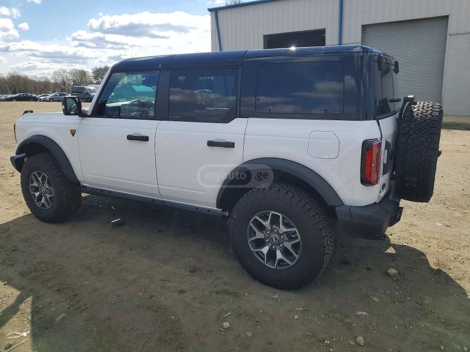 Ford Bronco - фото 2