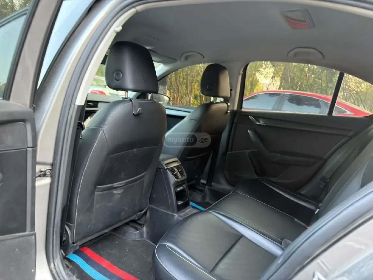 Skoda Octavia - фото 5