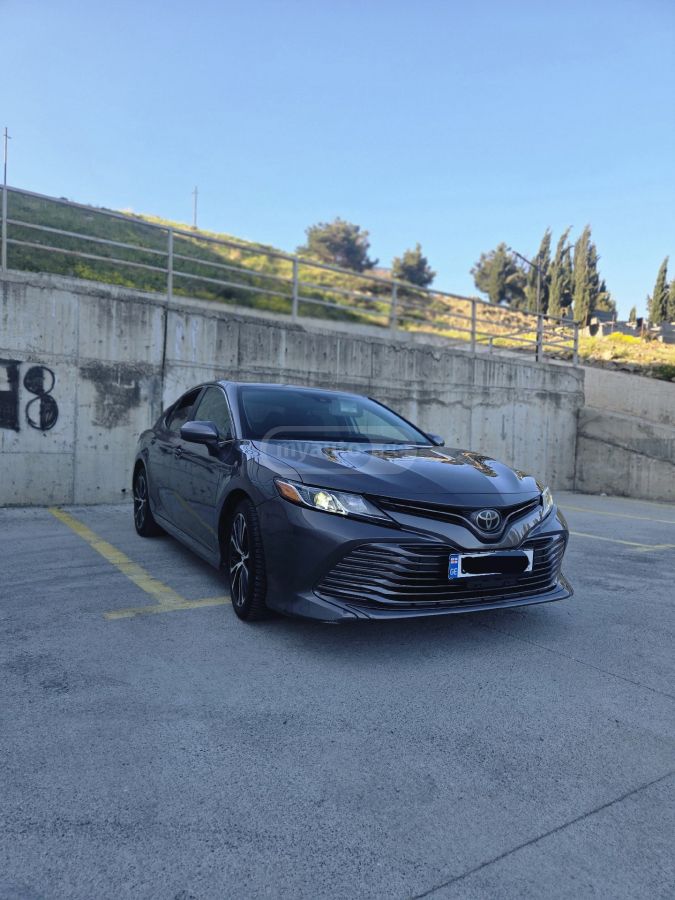 Toyota Camry - фото 2