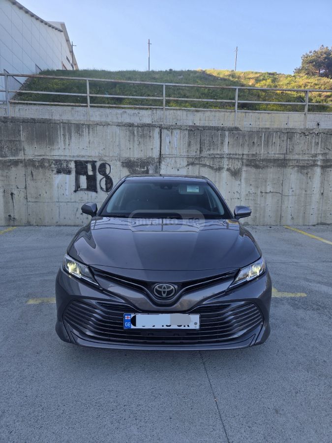 Toyota Camry - фото 3