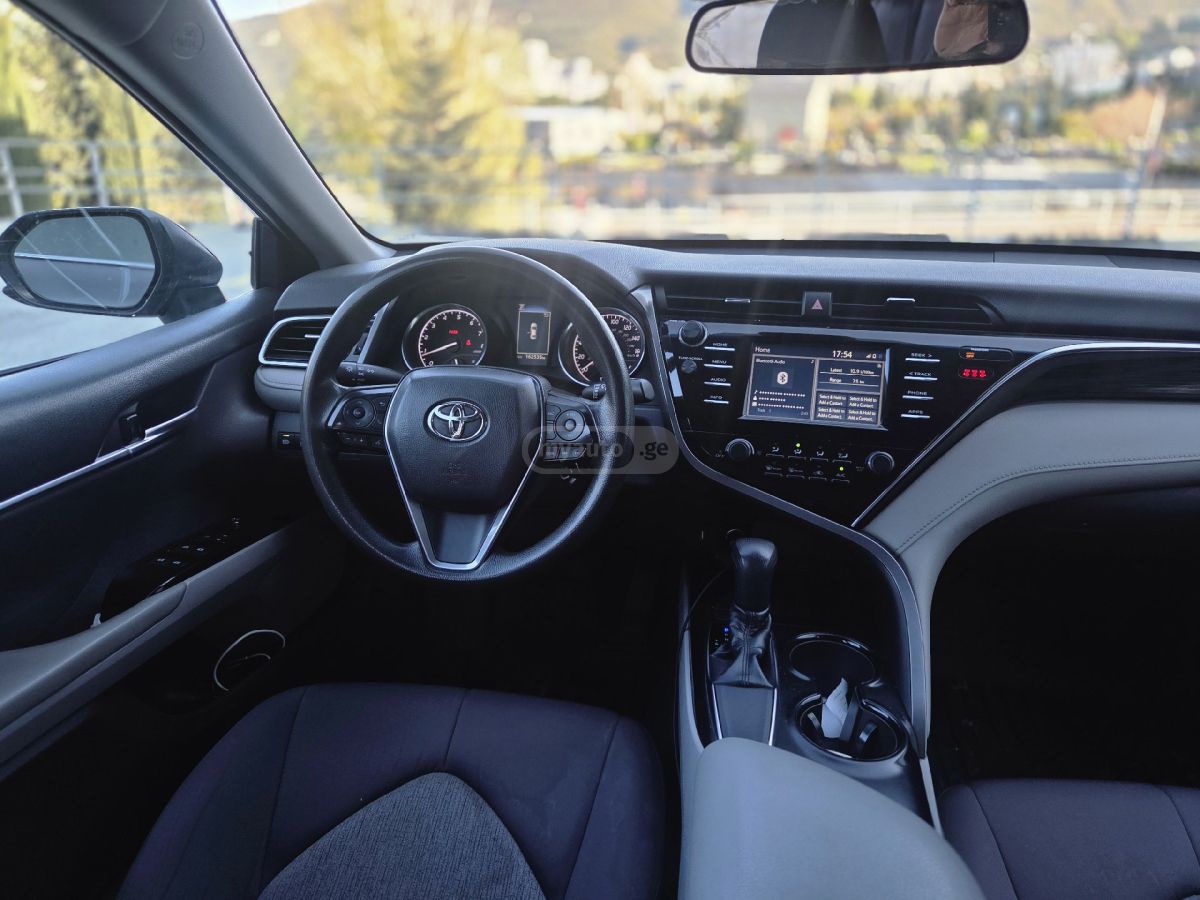 Toyota Camry - фото 7