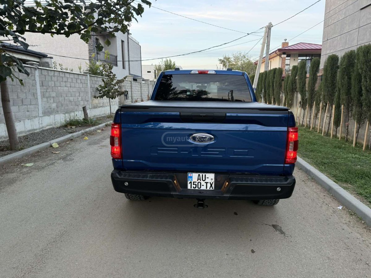 Ford XLT Hybrid — миниатюра 6