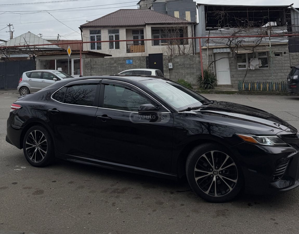 Toyota SE 4dr Front-Wheel Drive Sedan — миниатюра 6