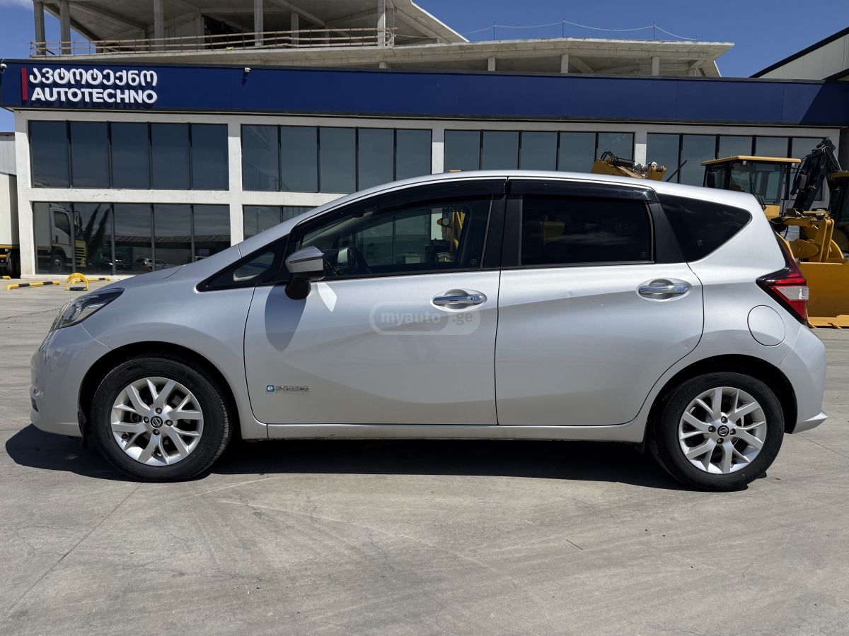 Nissan Note - фото 4