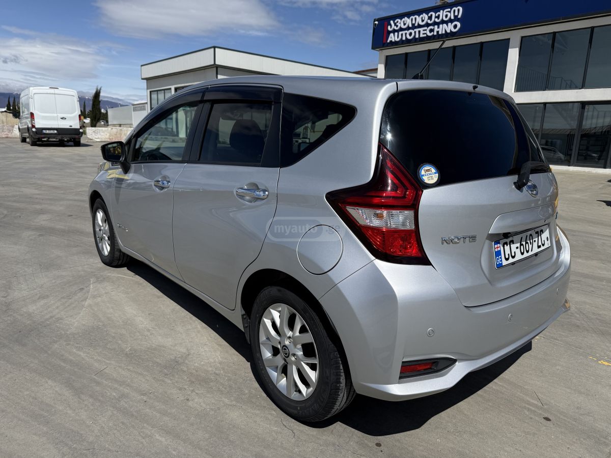 Nissan Note - фото 5