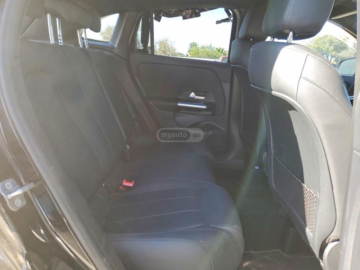 Mercedes-Benz GLA 250 - фото 10