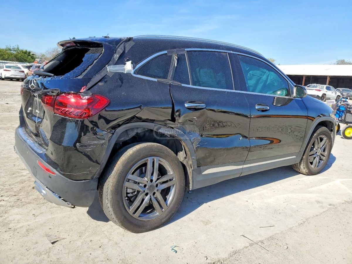 Mercedes-Benz GLA 250 - фото 3