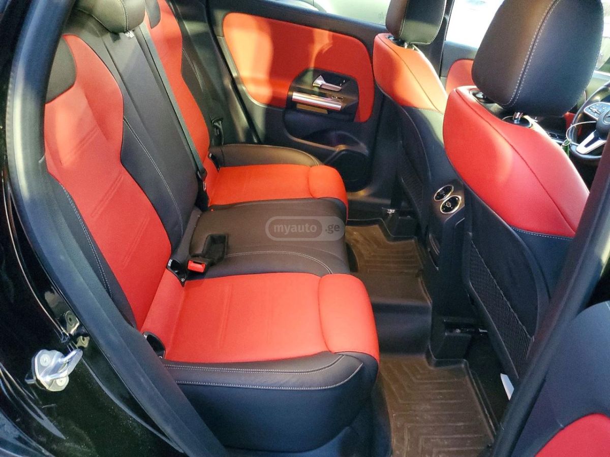 Mercedes-Benz GLA 250 - фото 11