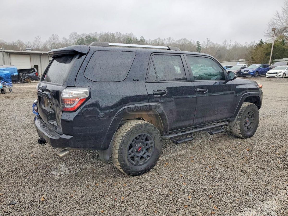 Toyota 4 Runner - фото 3