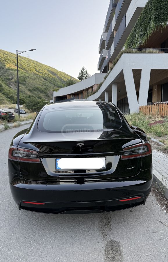 Tesla Plaid — миниатюра 3