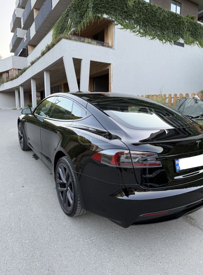 Tesla Plaid — миниатюра 6