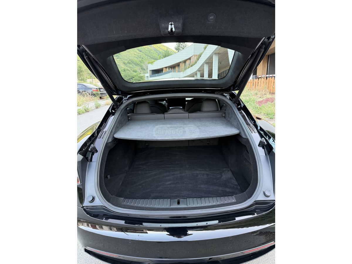 Tesla Plaid — миниатюра 8