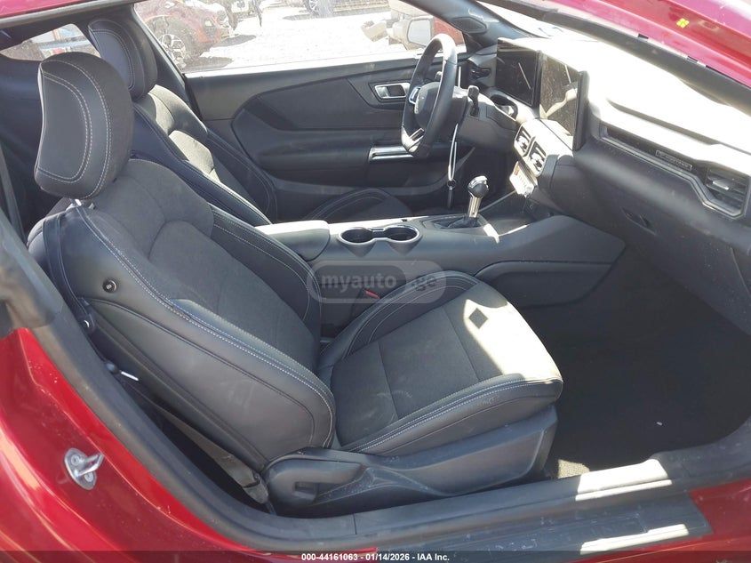 Ford EcoBoost 2dr Fastback Automati — миниатюра 5