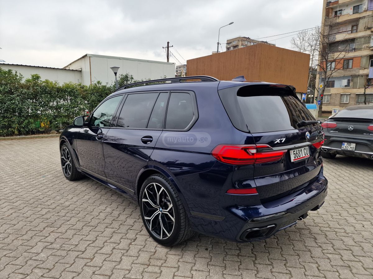 BMW X7 - фото 7
